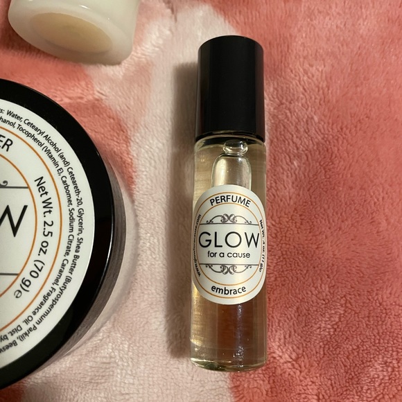 Awesome New Glow For A Cause Bundle - Embrace Scent - Picture 5 of 8